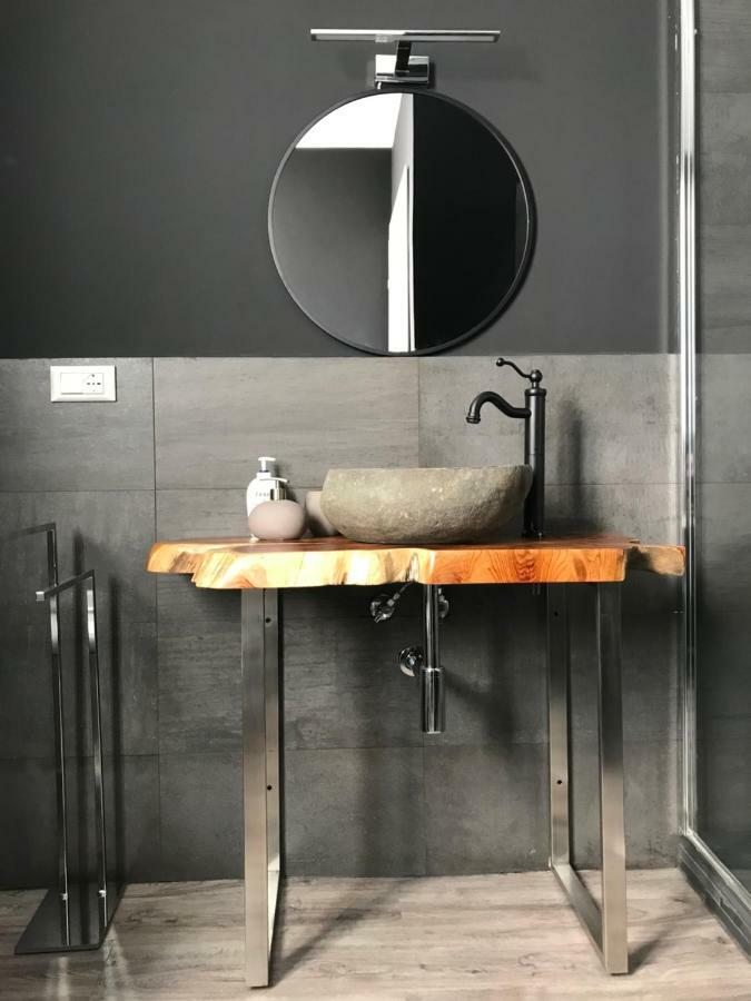 Exclusive Apt Really Downtown - Free Private Parking Included! Γένοβα Εξωτερικό φωτογραφία