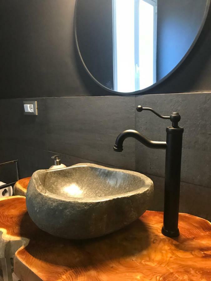 Exclusive Apt Really Downtown - Free Private Parking Included! Γένοβα Εξωτερικό φωτογραφία